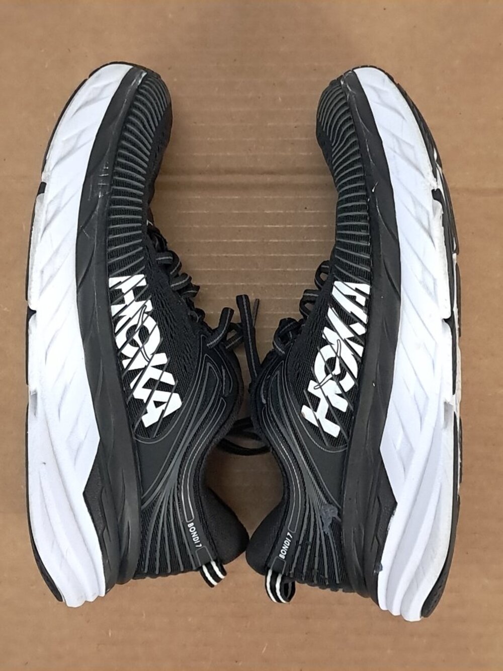Hoka One One Bondi 7 Shoes Women Size 8 Black Sneakers Athletic 1110519 BWHT - Picture 3 of 16